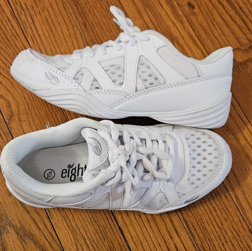 Eight Count girl's cheerleading sneakers size 13